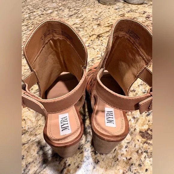 Myra MONIKA BOOT IN HAND-TOOLED LEATHER size 8 - Picture 9 of 16